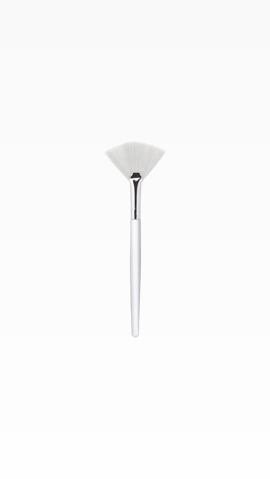 Facial fan brush